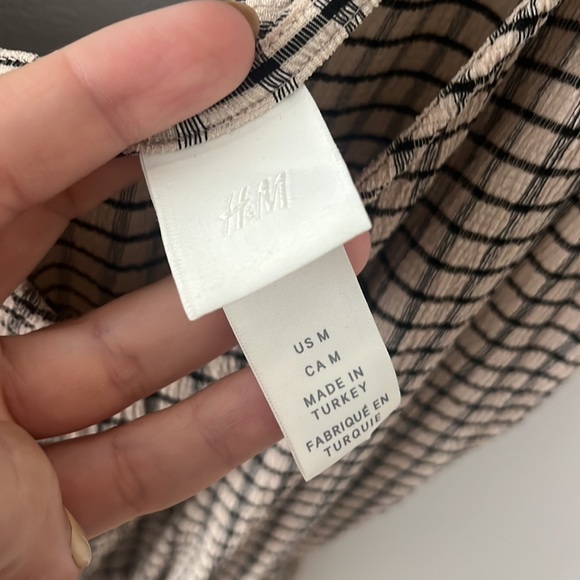 H&M checkered beige jumpsuit - Picture 3 of 4